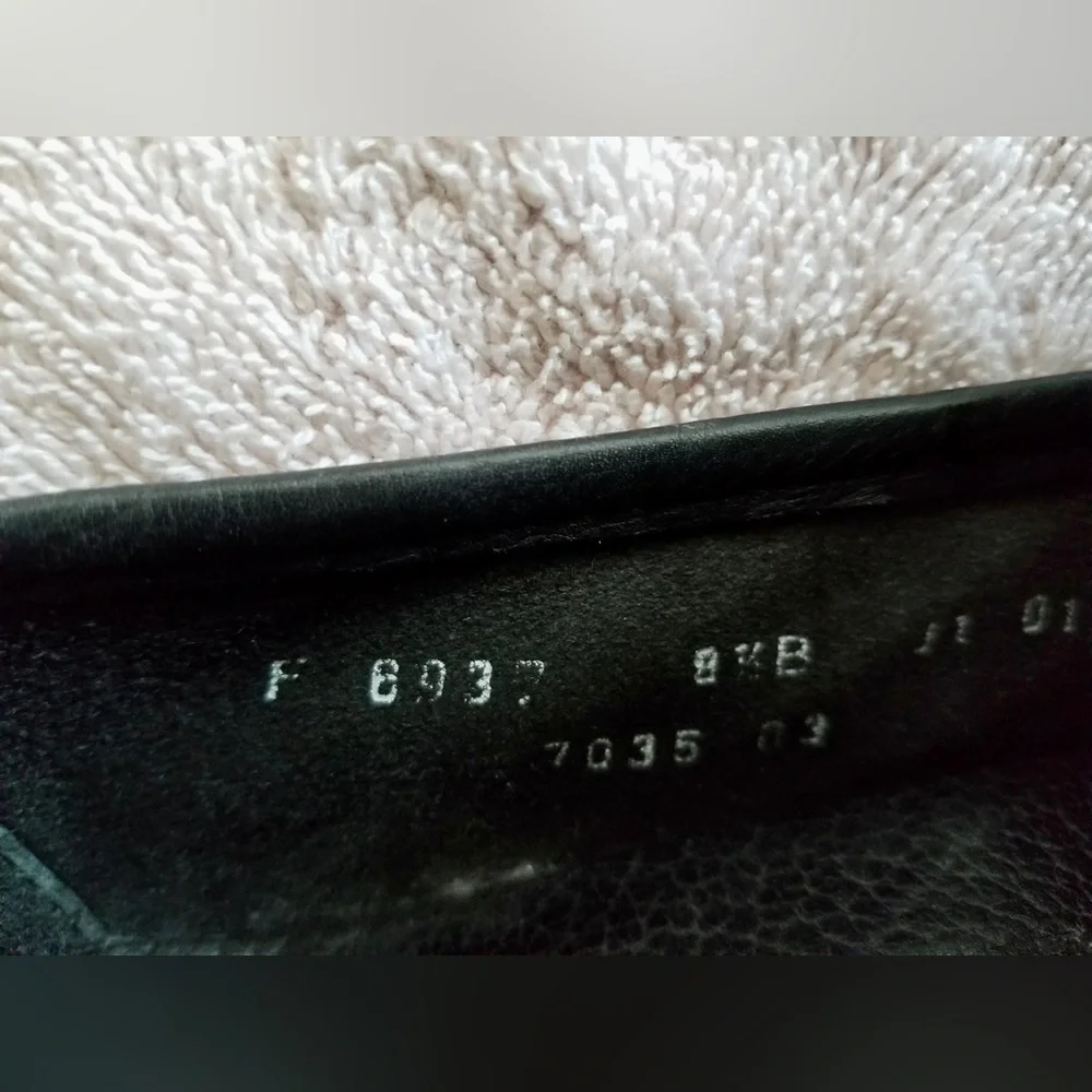 Cole Haan black vintage loafers, size 8.5 - Picture 3 of 8